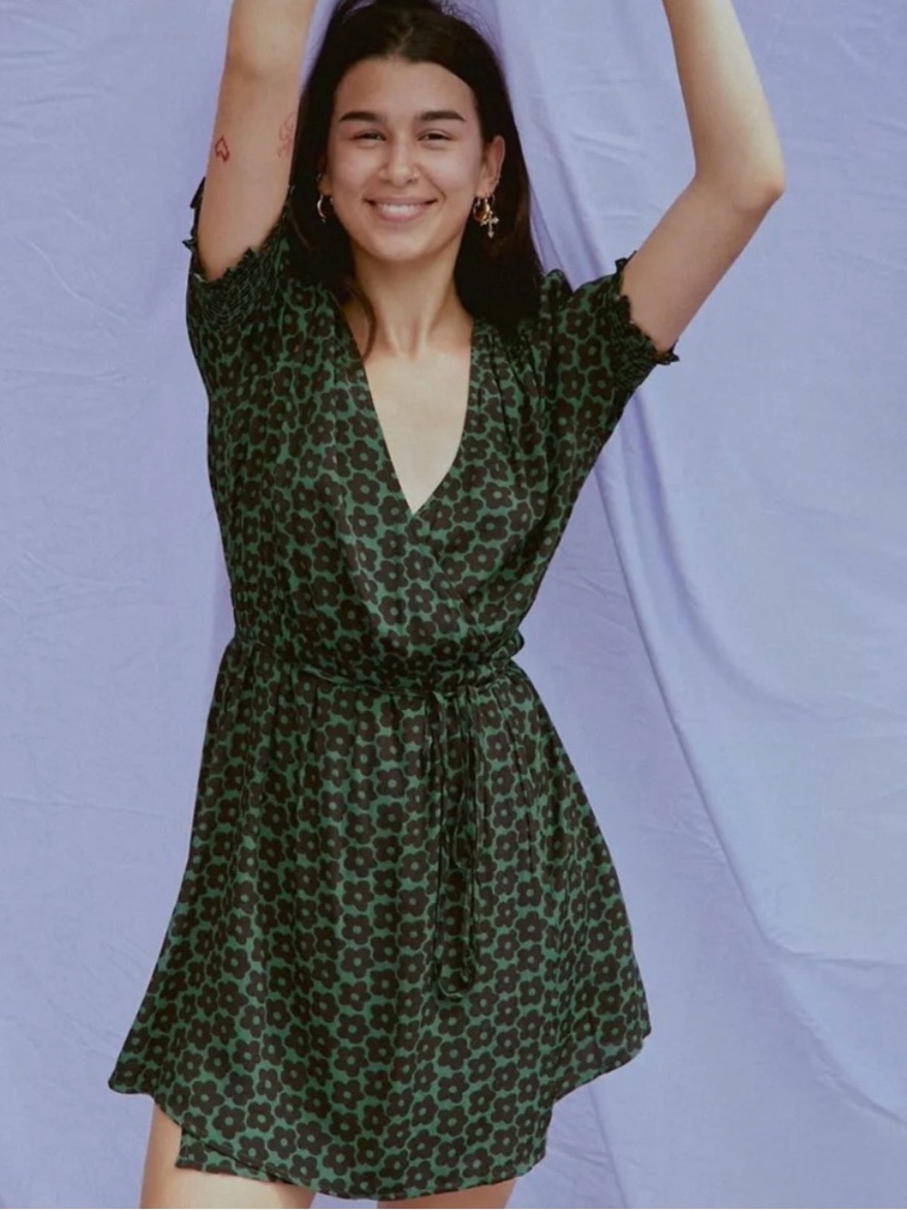 Urban Outfitters Anna Green Floral Crepe Puff Sleeve Mini Wrap Dress Sz XS